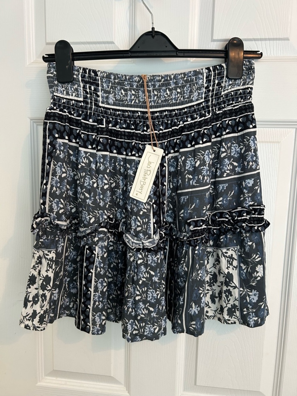 NWT Jen’s Pirate Booty Smocked Waist Floral Tiered Mini Skirt